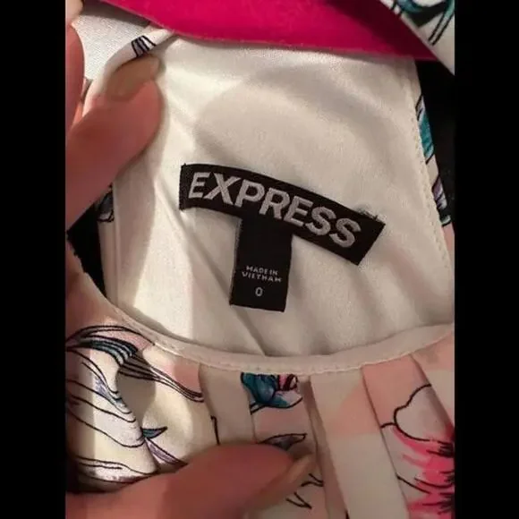 Floral Pink Express Dress: The Perfect Addition to Your Wardrobe! - Picture 3 of 3